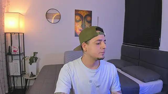 Snapshot of alejandro_calderon1 chatting on July 19, 2026, 4:49 am alejandro calderon1 online show from July 19, 2026, 4:49 am