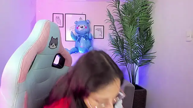 Snapshot of Kyomi_chang chatting on March 1, 2025, 1:18 pm Kyomi chang online show from March 1, 2025, 1:18 pm