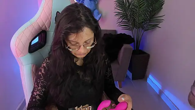 Snapshot of Kyomi_chang chatting on March 12, 2025, 1:30 pm Kyomi chang online show from March 12, 2025, 1:30 pm