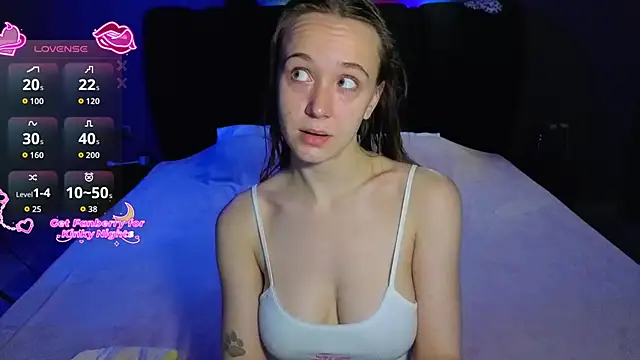 SexyCocobutt online show from April 10, 2026, 1:38 pm