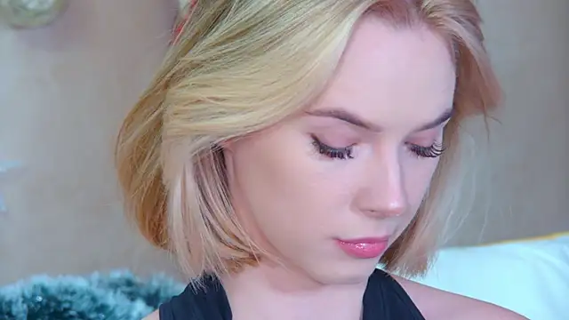 GentleRossi online show from December 3, 2025, 2:59 pm