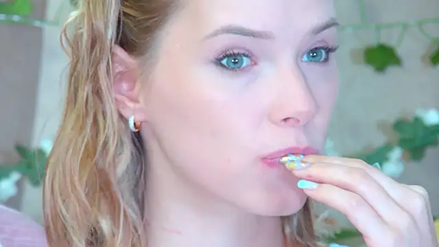 GentleRossi online show from April 7, 2026, 3:12 pm