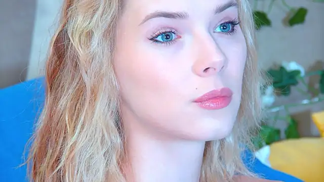 GentleRossi online show from April 16, 2026, 9:39 pm