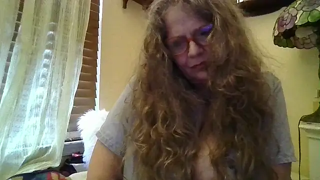 DestineeLoverGirl online show from March 27, 2026, 2:06 pm