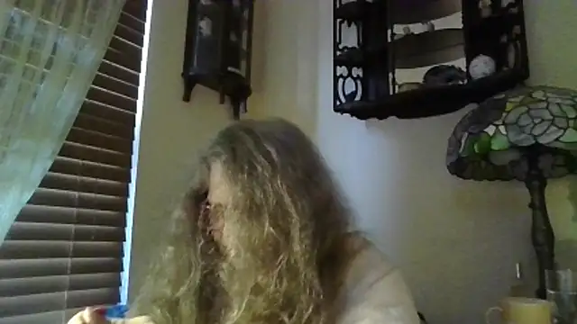 DestineeLoverGirl online show from April 2, 2026, 1:42 pm