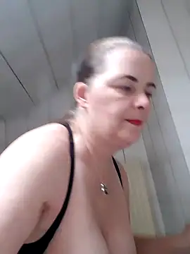 Snapshot of saharaheiss chatting on December 24, 2024, 1:50 pm saharaheiss online show from December 24, 2024, 1:50 pm