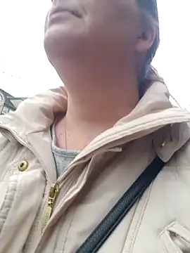 Snapshot of saharaheiss chatting on February 15, 2025, 8:33 am saharaheiss online show from February 15, 2025, 8:33 am