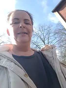 Snapshot of saharaheiss chatting on February 26, 2025, 10:47 am saharaheiss online show from February 26, 2025, 10:47 am