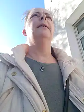 Snapshot of saharaheiss chatting on March 3, 2025, 10:38 am saharaheiss online show from March 3, 2025, 10:38 am