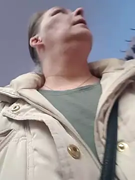 Snapshot of saharaheiss chatting on March 3, 2025, 2:26 pm saharaheiss online show from March 3, 2025, 2:26 pm