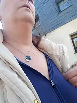 Snapshot of saharaheiss chatting on March 20, 2025, 12:11 pm saharaheiss online show from March 20, 2025, 12:11 pm