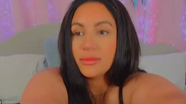 Snapshot of MeghanXO chatting on December 3, 2024, 3:09 am MeghanXO online show from December 3, 2024, 3:09 am