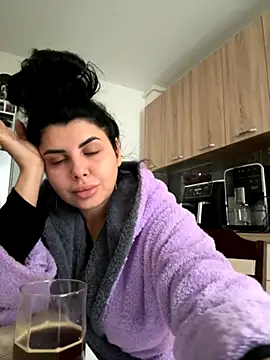 Snapshot of Scarlett-Dream chatting on October 1, 2025, 5:24 am Scarlett-Dream online show from October 1, 2025, 5:24 am