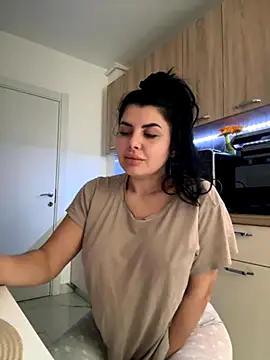 Snapshot of Scarlett-Dream chatting on October 13, 2025, 6:02 am Scarlett-Dream online show from October 13, 2025, 6:02 am