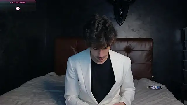 DanielCrush1 online show from November 28, 2025, 3:25 pm