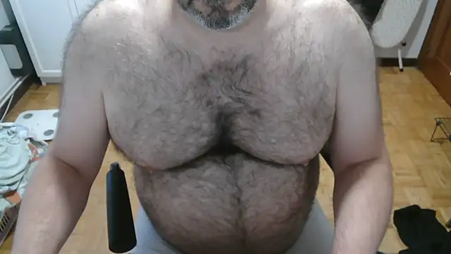 mikeyhotbear online show from June 16, 2026, 5:21 am