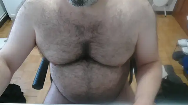 mikeyhotbear online show from July 13, 2026, 5:43 am