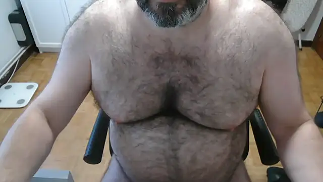 mikeyhotbear online show from July 15, 2026, 5:34 am