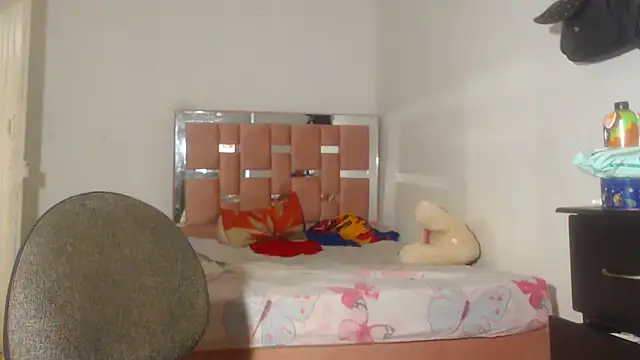 Kristal Cox1 online show from October 17, 2025, 9:45 am