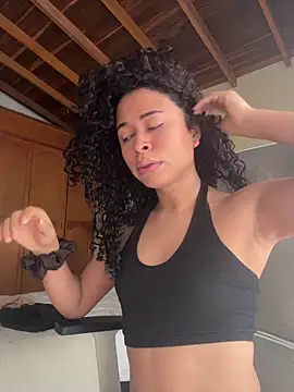 GabriSaenz online show from February 21, 2026, 1:56 pm