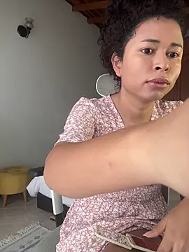 GabriSaenz online show from April 7, 2026, 1:44 pm