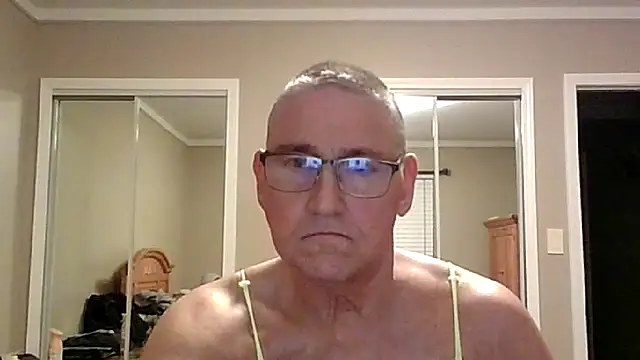 Snapshot of takeitall101 chatting on February 1, 2026, 12:31 am takeitall101 online show from February 1, 2026, 12:31 am