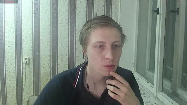 Snapshot of darienlarge chatting on February 12, 2025, 8:18 pm darienlarge online show from February 12, 2025, 8:18 pm