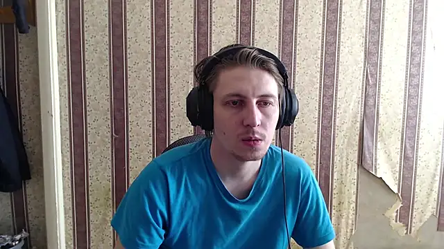 Snapshot of darienlarge chatting on October 3, 2025, 11:29 am darienlarge online show from October 3, 2025, 11:29 am