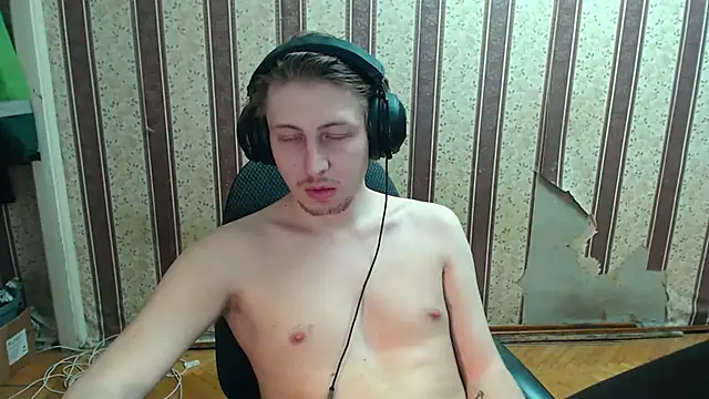 Snapshot of darienlarge chatting on October 7, 2025, 5:21 pm darienlarge online show from October 7, 2025, 5:21 pm