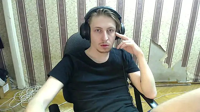 Snapshot of darienlarge chatting on October 10, 2025, 4:28 pm darienlarge online show from October 10, 2025, 4:28 pm