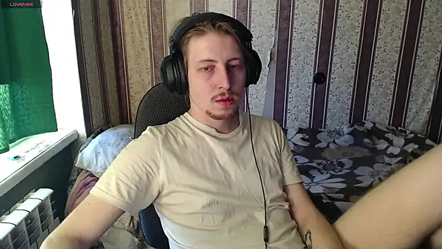 Snapshot of darienlarge chatting on October 21, 2025, 1:56 pm darienlarge online show from October 21, 2025, 1:56 pm