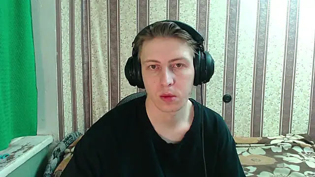 Snapshot of darienlarge chatting on October 22, 2025, 3:40 am darienlarge online show from October 22, 2025, 3:40 am