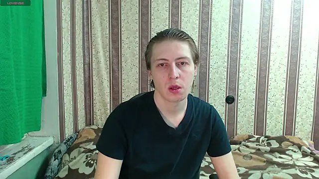 Snapshot of darienlarge chatting on October 22, 2025, 3:45 pm darienlarge online show from October 22, 2025, 3:45 pm