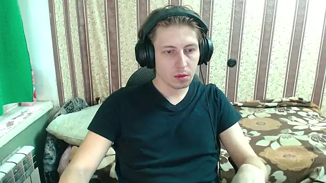 Snapshot of darienlarge chatting on October 26, 2025, 12:22 pm darienlarge online show from October 26, 2025, 12:22 pm