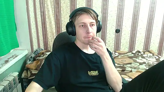 Snapshot of darienlarge chatting on October 29, 2025, 4:31 pm darienlarge online show from October 29, 2025, 4:31 pm