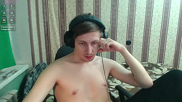 Snapshot of darienlarge chatting on October 31, 2025, 2:29 pm darienlarge online show from October 31, 2025, 2:29 pm