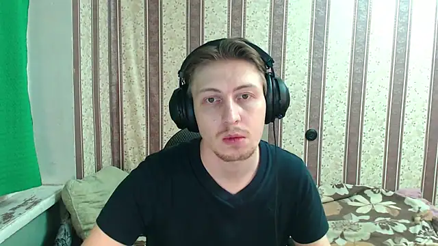 Snapshot of darienlarge chatting on November 5, 2025, 5:57 pm darienlarge online show from November 5, 2025, 5:57 pm