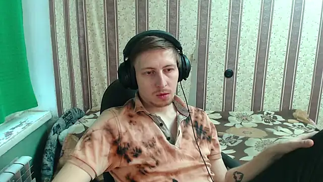 Snapshot of darienlarge chatting on November 7, 2025, 11:10 am darienlarge online show from November 7, 2025, 11:10 am