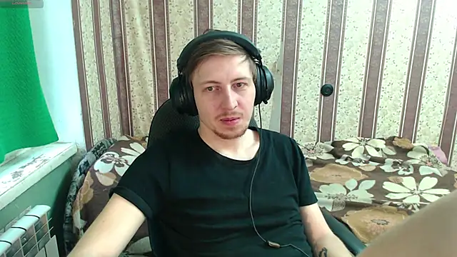 Snapshot of darienlarge chatting on November 9, 2025, 10:46 am darienlarge online show from November 9, 2025, 10:46 am