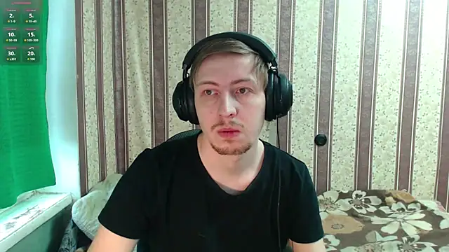 Snapshot of darienlarge chatting on November 11, 2025, 11:32 am darienlarge online show from November 11, 2025, 11:32 am