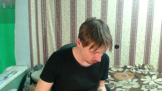 Snapshot of darienlarge chatting on November 12, 2025, 1:33 pm darienlarge online show from November 12, 2025, 1:33 pm