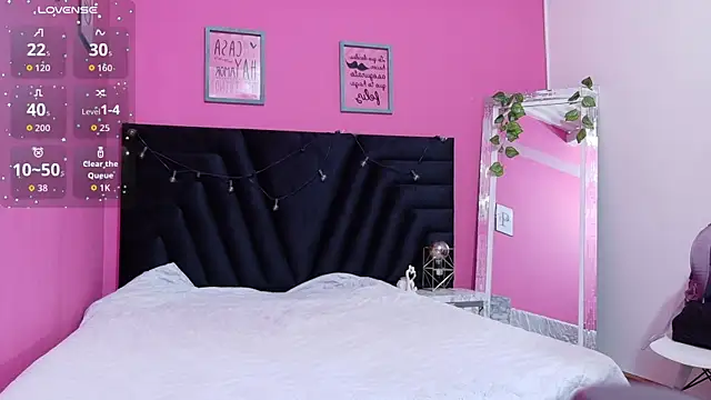 skinnyandcute online show from September 12, 2025, 7:58 pm