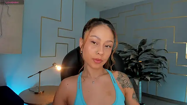 ErikaBenz  online show from January 22, 2025, 12:27 pm