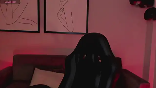 ErikaBenz  online show from February 19, 2025, 12:22 pm