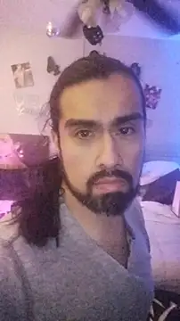 MigeLazzo online show from November 8, 2025, 9:02 pm