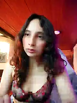 Snapshot of _Laary chatting on December 17, 2024, 9:05 pm Laary online show from December 17, 2024, 9:05 pm