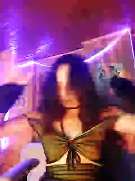 Snapshot of _Laary chatting on December 25, 2024, 12:27 am Laary online show from December 25, 2024, 12:27 am