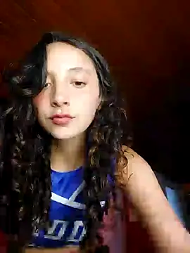 Snapshot of _Laary chatting on February 5, 2025, 8:35 pm Laary online show from February 5, 2025, 8:35 pm