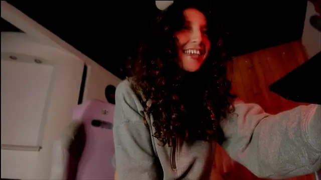 Snapshot of _Laary chatting on February 12, 2025, 11:41 pm Laary online show from February 12, 2025, 11:41 pm