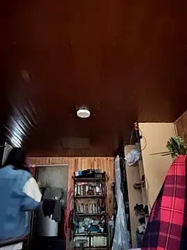 Snapshot of _Laary chatting on September 12, 2025, 8:53 pm Laary online show from September 12, 2025, 8:53 pm